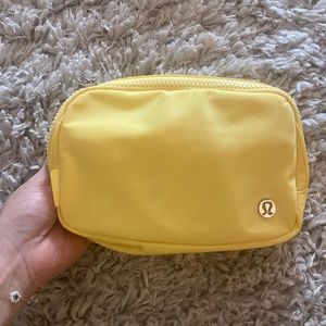 Lululemon everywhere belt bag sunray, yellow